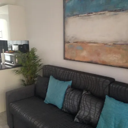 1-bed Sleeps 2 Garden & Pool Access * Caleta De Fuste