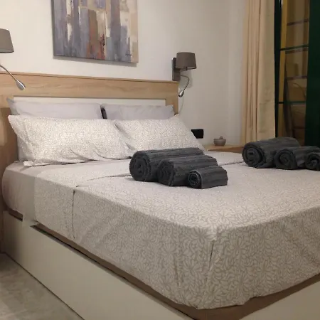 1-bed Sleeps 2 Garden & Pool Access * Caleta De Fuste