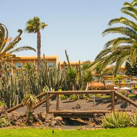 1-bed Sleeps 2 Garden & Pool Access Apartment *