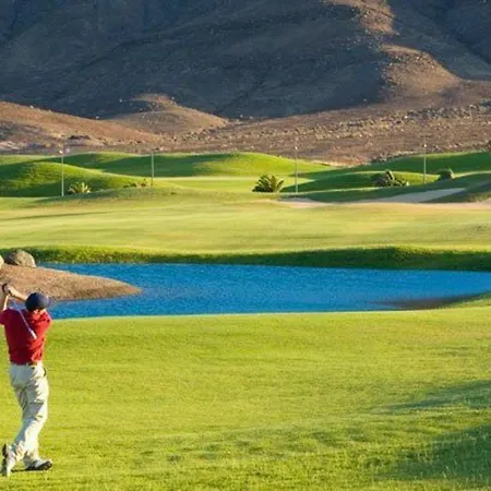 1-bed Sleeps 2 Garden & Pool Access Caleta De Fuste