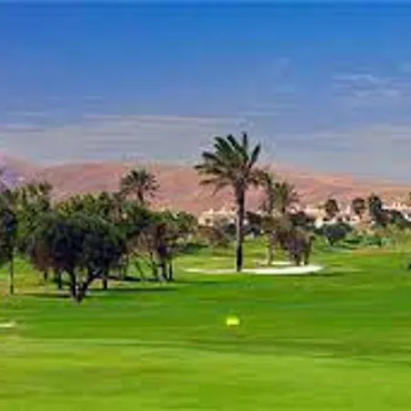 1-bed Sleeps 2 Garden & Pool Access