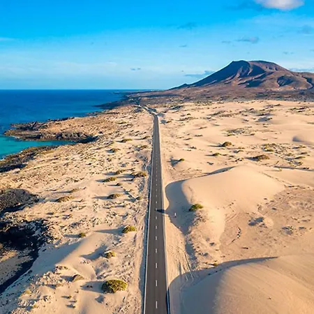 1-bed Sleeps 2 Garden & Pool Access