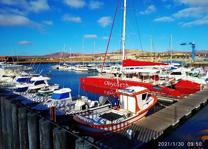 1-bed Sleeps 2 Garden & Pool Access Apartament *