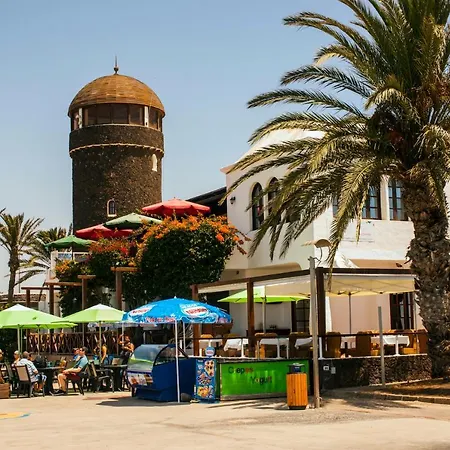 Daire 1-bed Sleeps 2 Garden & Pool Access Caleta De Fuste