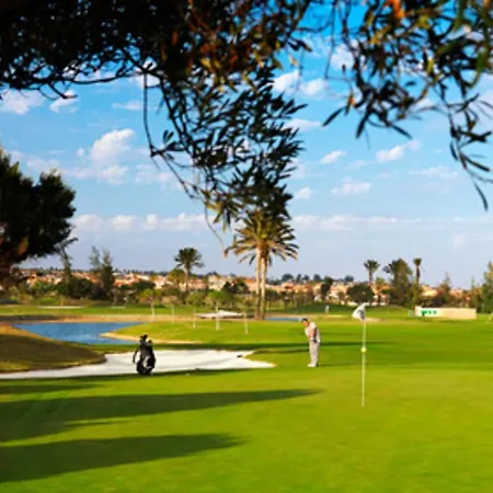 1-bed Sleeps 2 Garden & Pool Access